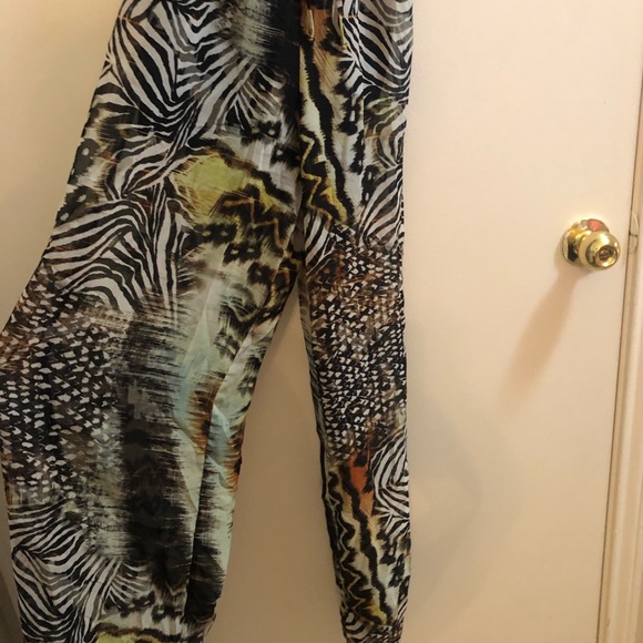 Body Central Cross-back Jumper - Picture 2 of 3